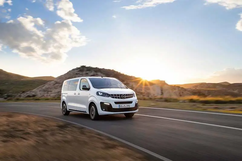 Opel-Zafira-Life-2019_En-movimiento