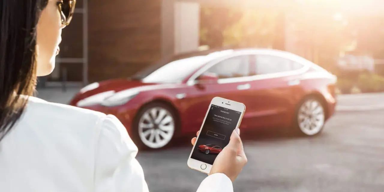 tesla-model-3-funcion-summon-invocar