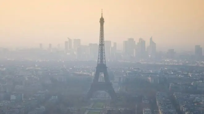 paris-contaminacion-torre-eiffel