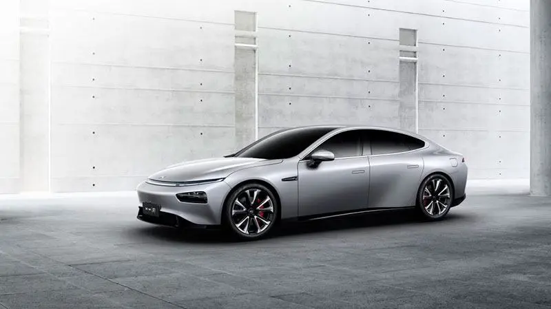 Xpeng P7 vista lateral