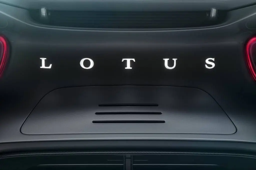 Lotus-Type-130-hipercoche-electrico-presentacion-londres-julio-2019