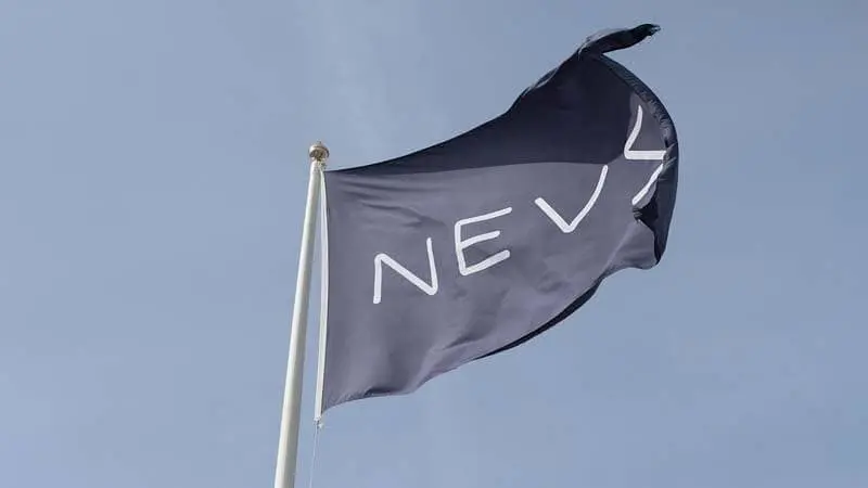 nevs_bandera