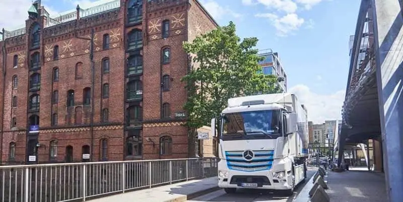 Mercedes-Benz-eActros-semirremolque-electrico-frontal2