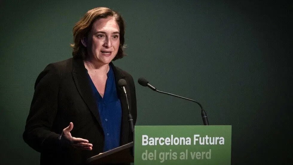ada-colau-rueda-prensa-alcaldesa-barcelona-peajes-urbanos