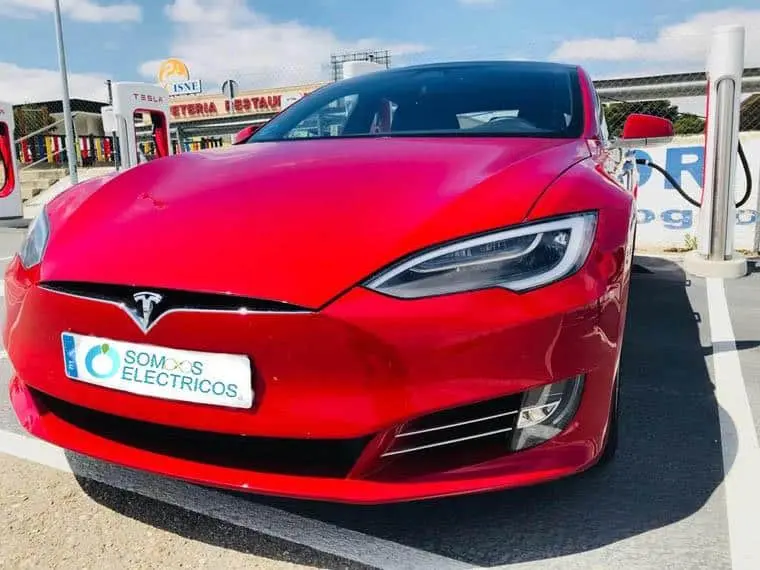 tesla-model-s-somos-electricos