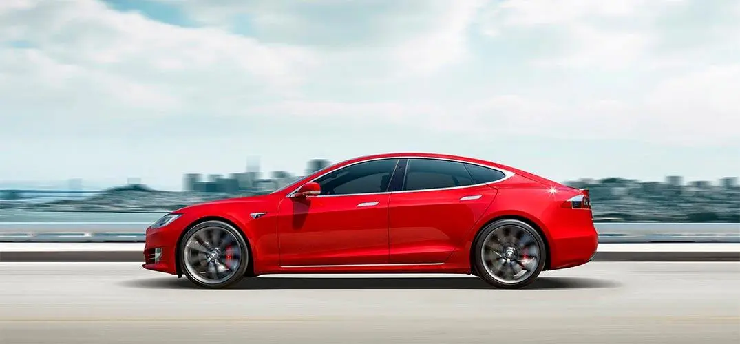 Foto de un Tesla Model S Performance