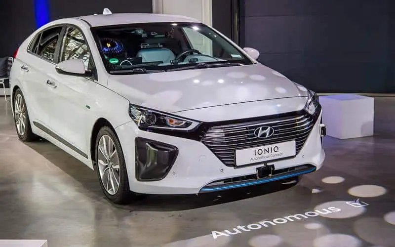 Hyundai IONIQ con tecnolog&iacute;a aut&oacute;noma integrada