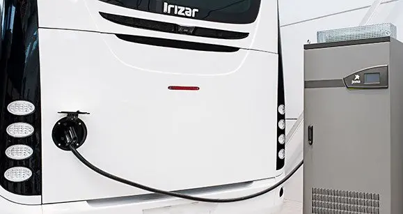 autobus-electrico-irizar-cargando