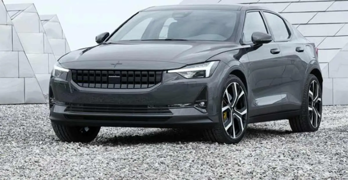 Foto del Polestar 2 de Volvo en negro.