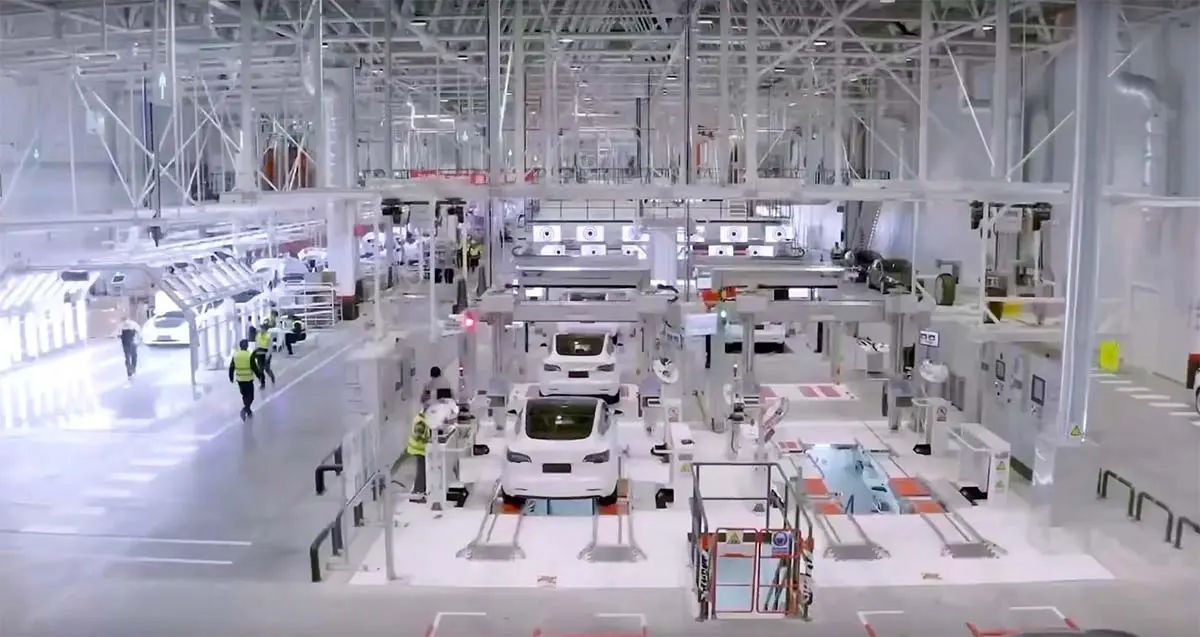 Foto de la Gigafactory 3 por dentro