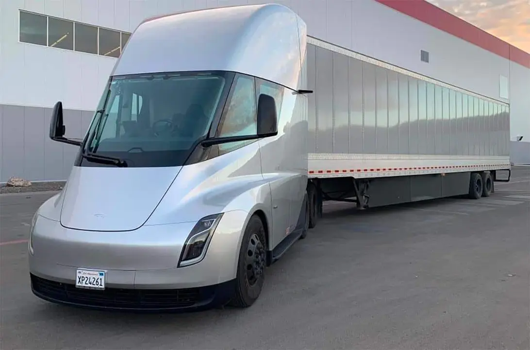 Tesla Semi, cami&oacute;n el&eacute;ctrico de Tesla