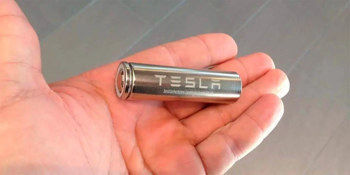 Celda de bater&iacute;a de Tesla