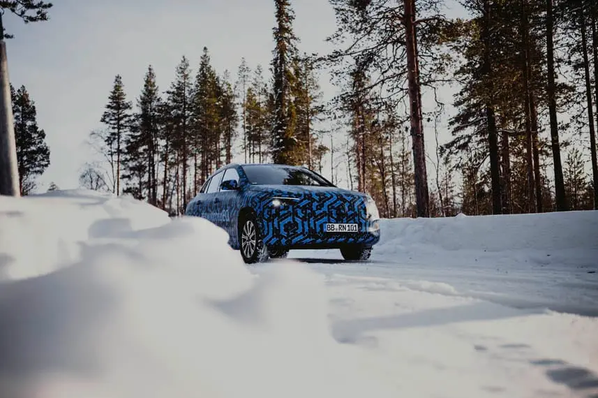 Mercedes-Benz-EQA-pruebas-invierno-Suecia