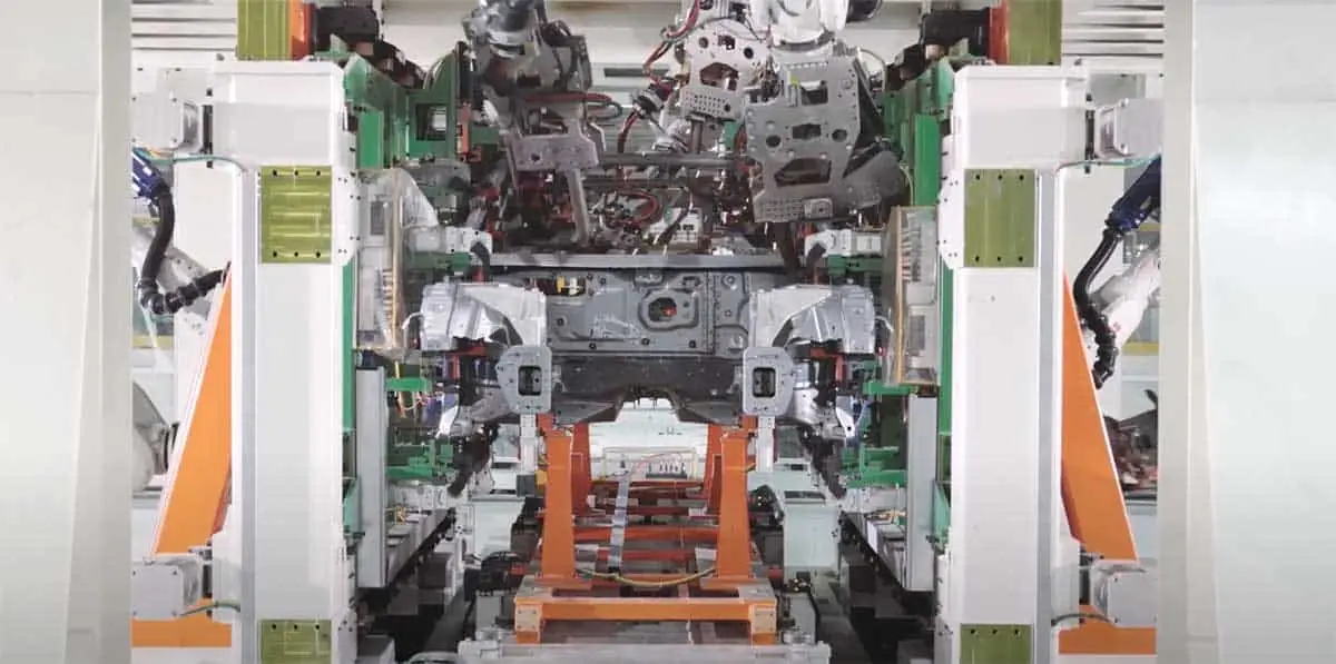 Parte del proceso de fabricaci&oacute;n del Xpeng P7