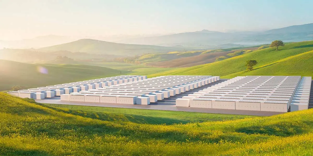 foto del megapack de bater&iacute;as que Tesla est&aacute; construyendo para PG&E