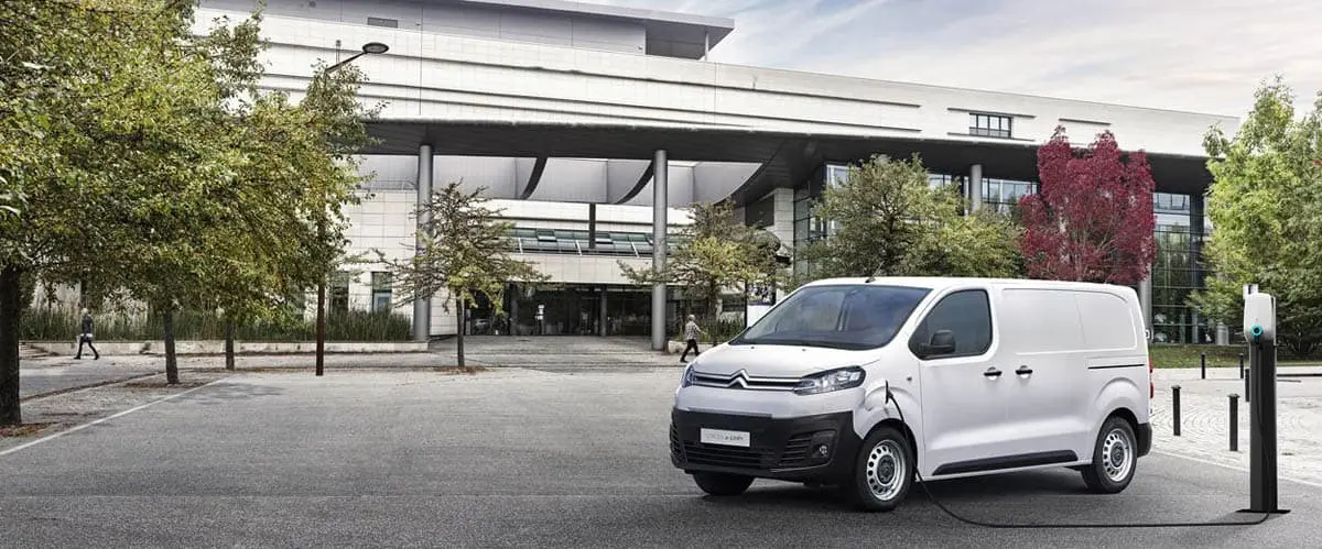 citroen-e-jumpy-cargando