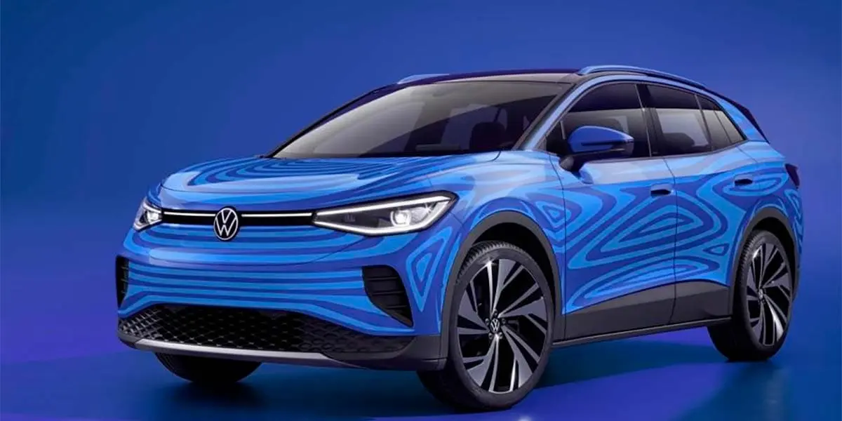 Foto del SUV el&eacute;ctrico Volkswagen ID.4 con camuflaje azul
