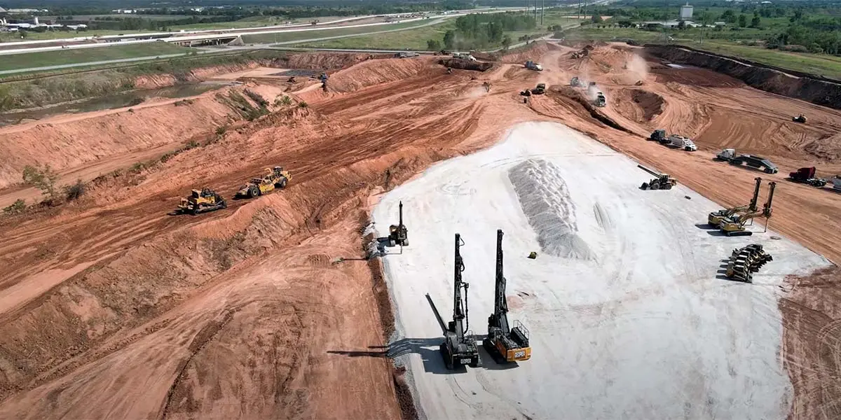 Foto de los trabajos en la Gigafactory 5 en Texas de Tesla