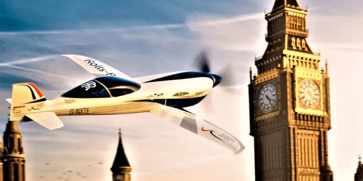 avi&oacute;n el&eacute;ctrico de Rolls Royce 