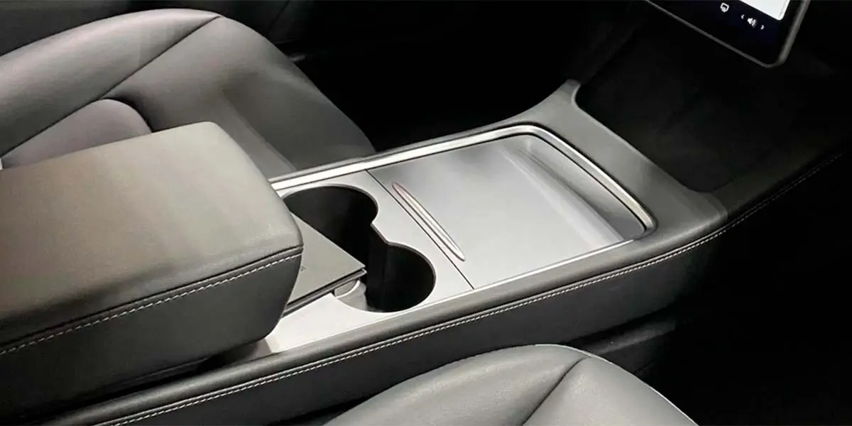 Foto de la nueva consola central del Tesla Model 3