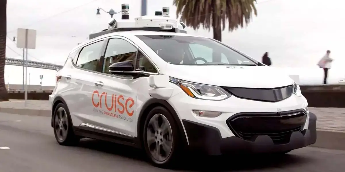 Foto del Chevrolet Bolt EV utilizado por GM Cruise en sus coches aut&oacute;nomos