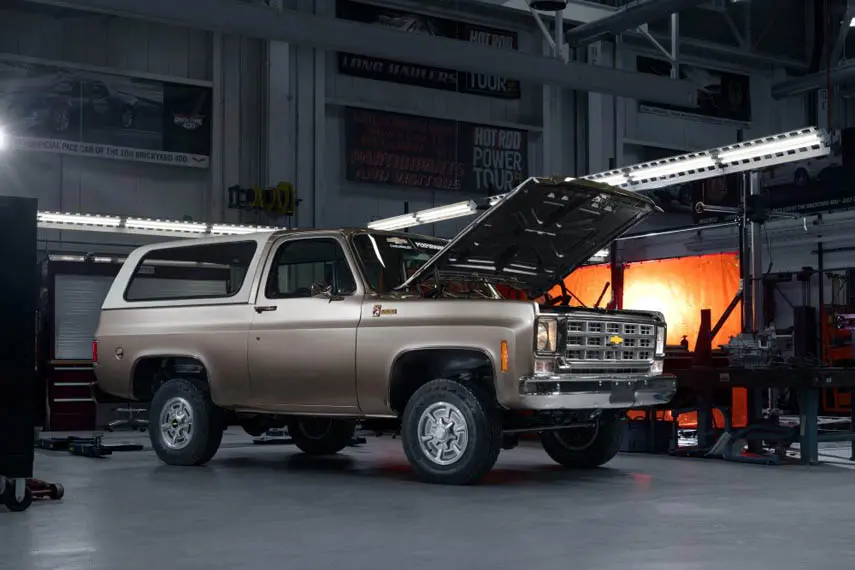 GM-Chevrolet-K5-Blazer-E_electrificada-kit-eCrater_capo-abierto