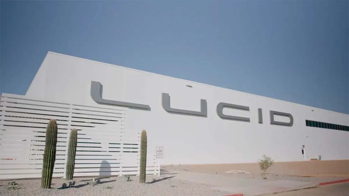 Foto de la f&aacute;brica de Lucid Motors, Lucid AMP-1 