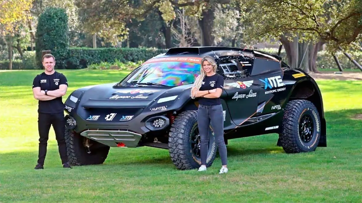 Foto del equipo Hispano Suiza y sus pilotos para el Extreme E