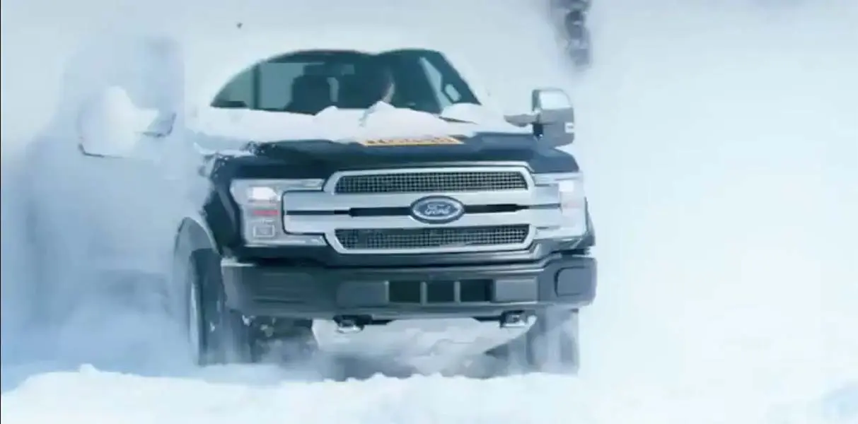 Foto de la prueba bajo nieve de la pickup el&eacute;ctrica Ford F-150