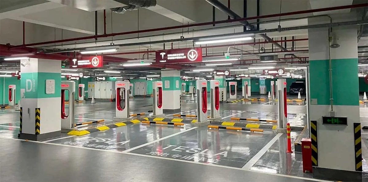 Foto del Supercharger m&aacute;s grande del mundo con 72 puestos