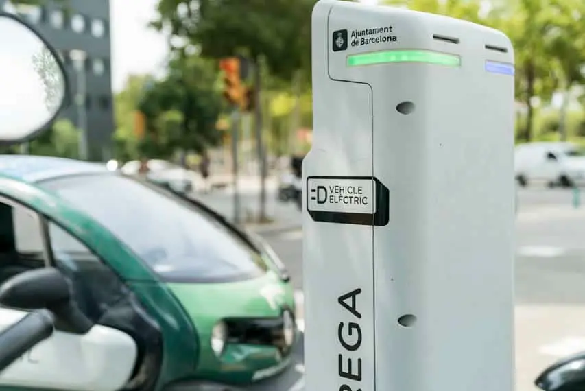 punto-recarga-publico-vehiculos-electricos-Barcelona_1