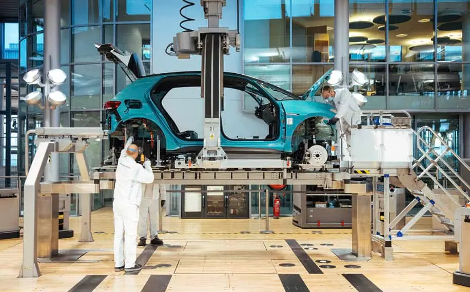 volkswagen-id-3-comienza-produccion-serie-fabrica-Dresde_lateral