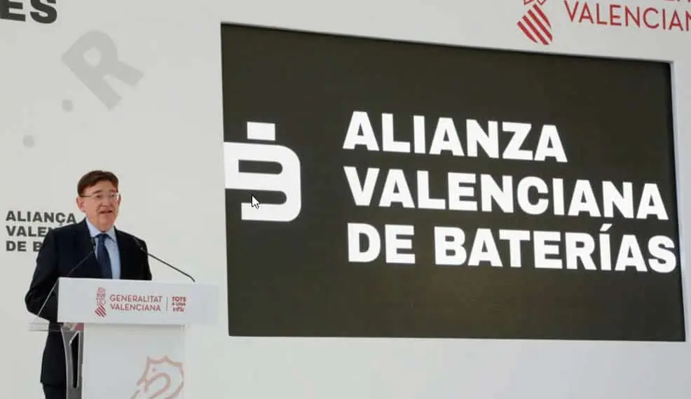 ximo-puig-presidente-Generalitat_anunciando-alianza-valenciana-baterias