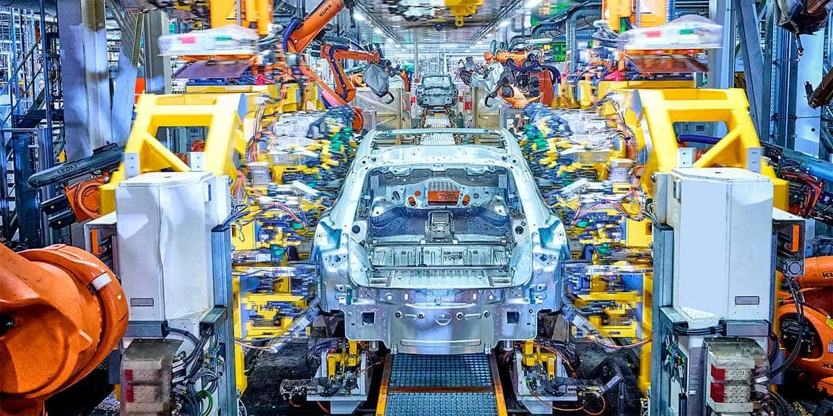 Foto de la f&aacute;brica produciendo el Audi Q4 e-tron