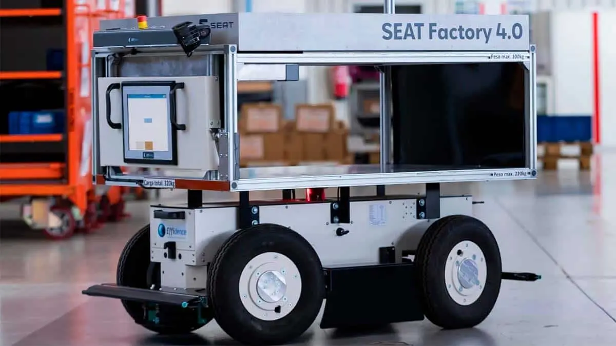 Foto de un EffiBOTs, un robot m&oacute;vil aut&oacute;nomo