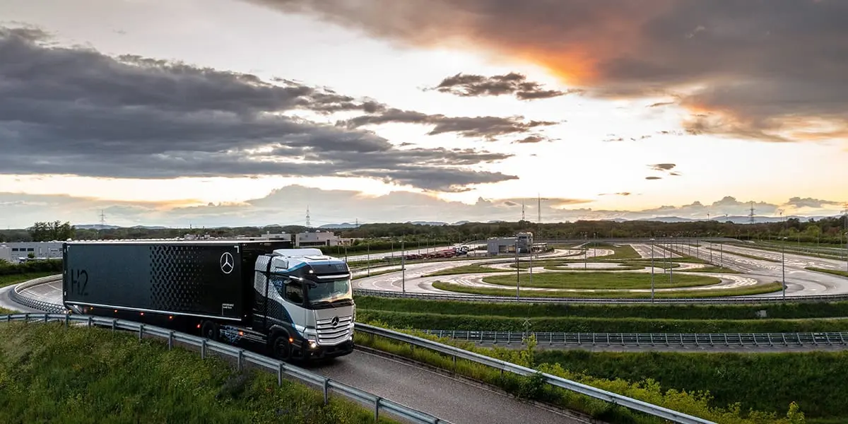 camion-Mercedes-Benz-GenH2-proxima-generacion_2