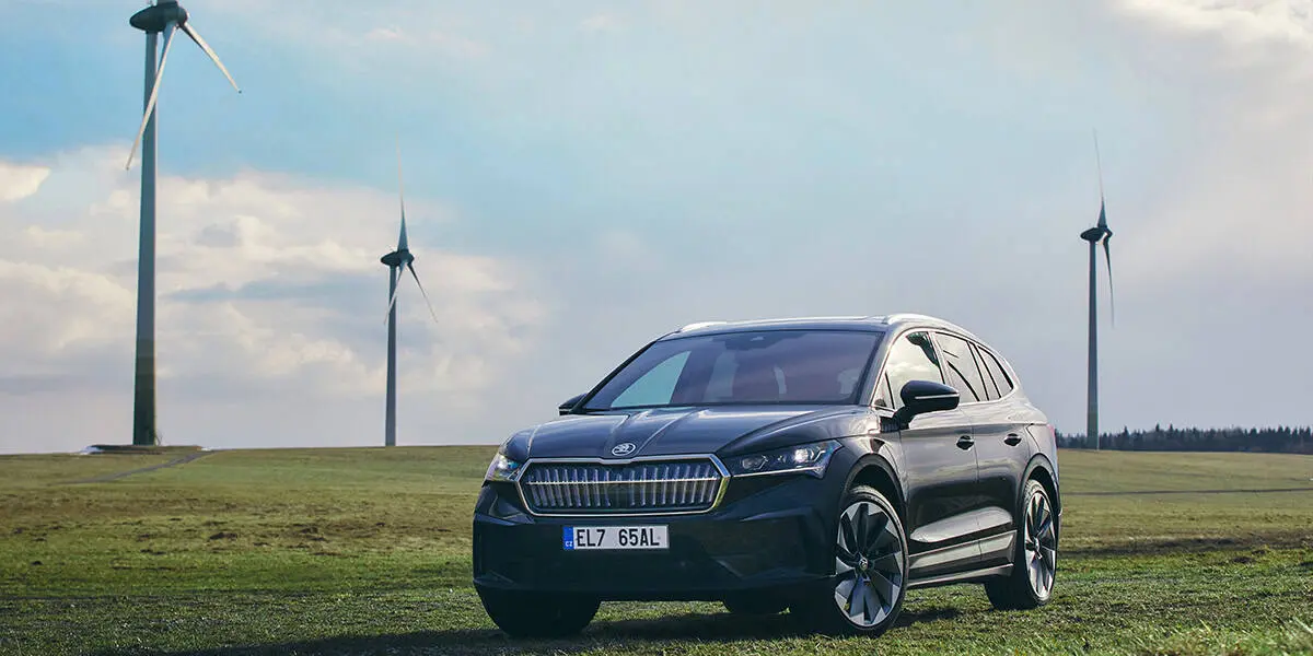 Skoda-ENYAQ-iV_molinos-viento