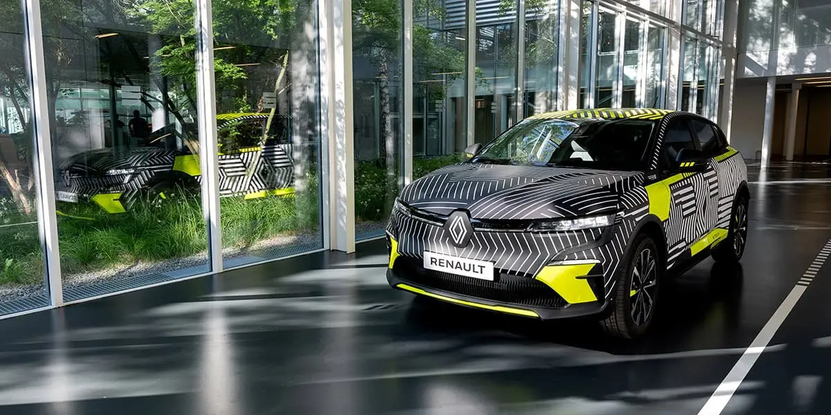 Renault-MEGANE-E-TECH-Electric_camuflaje