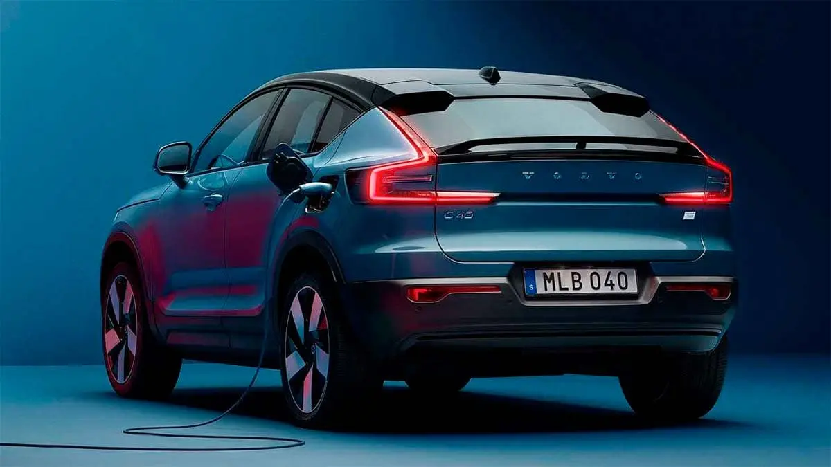 Foto del Volvo C40 Recharge cargando