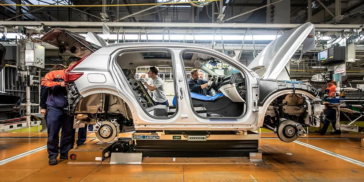 esqueleto-coche-volvo-fabrica