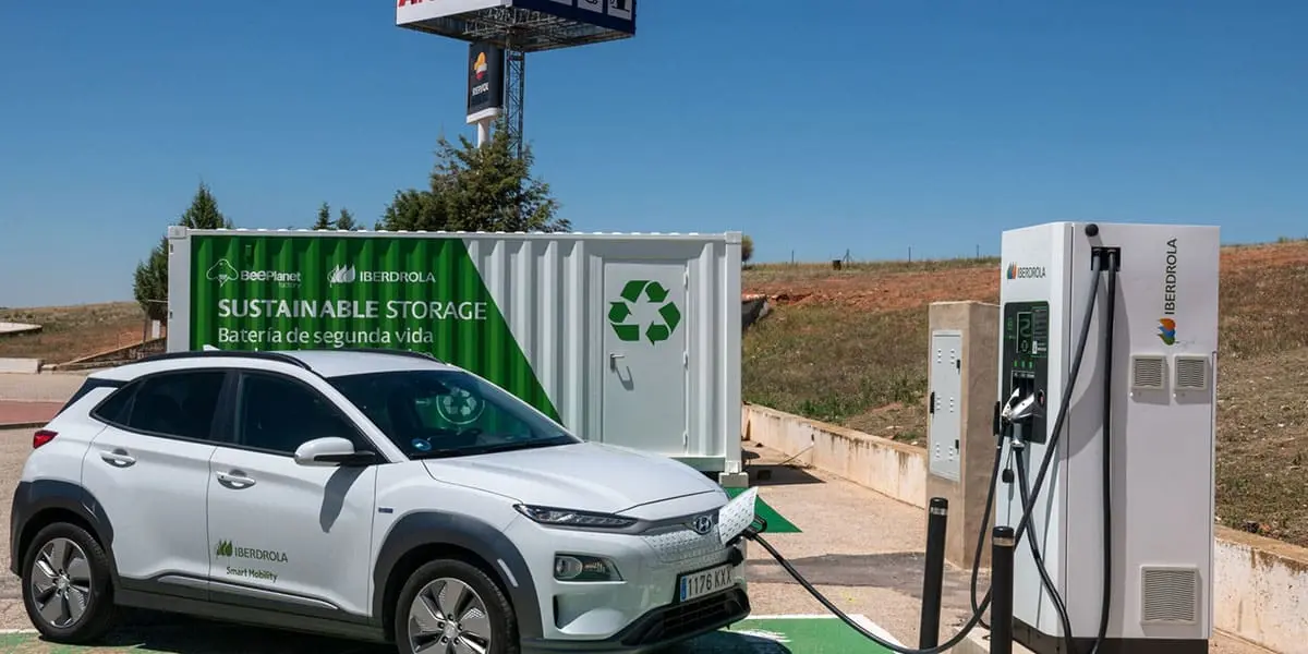 Iberdrola_BeePlanet-puntos-carga-baterias-segunda-vida