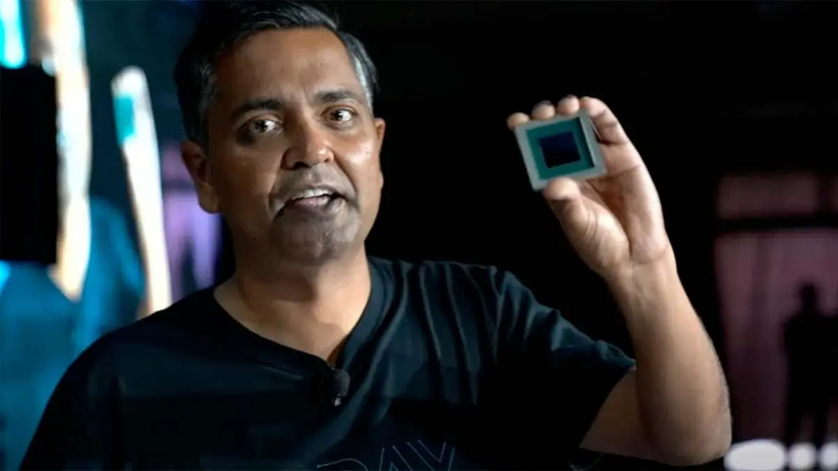 Foto del Chip D1 desarrollado por Tesla para Dojo
