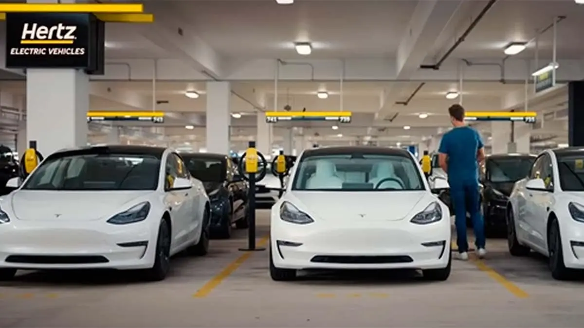 Hertz - coches Tesla Model 3.