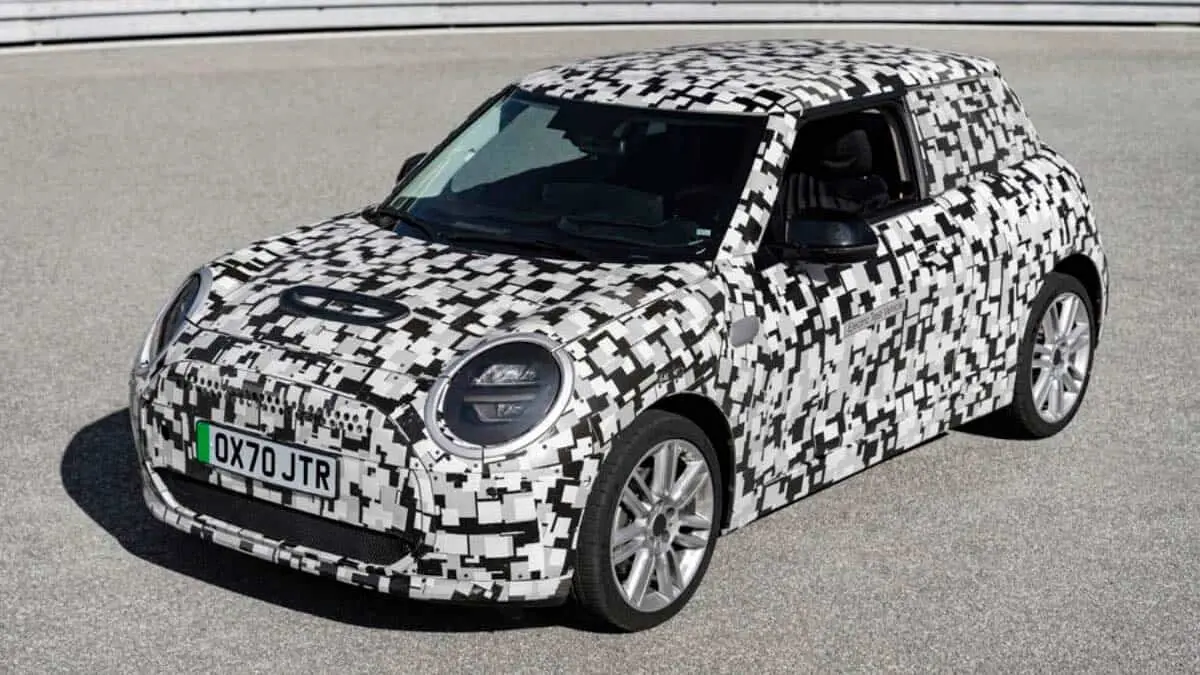 Foto del nuevo Mini Hatch con camuflaje