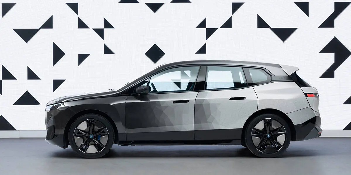 BMW-iX-Flow_coche-cambia-color-tinta-electronica