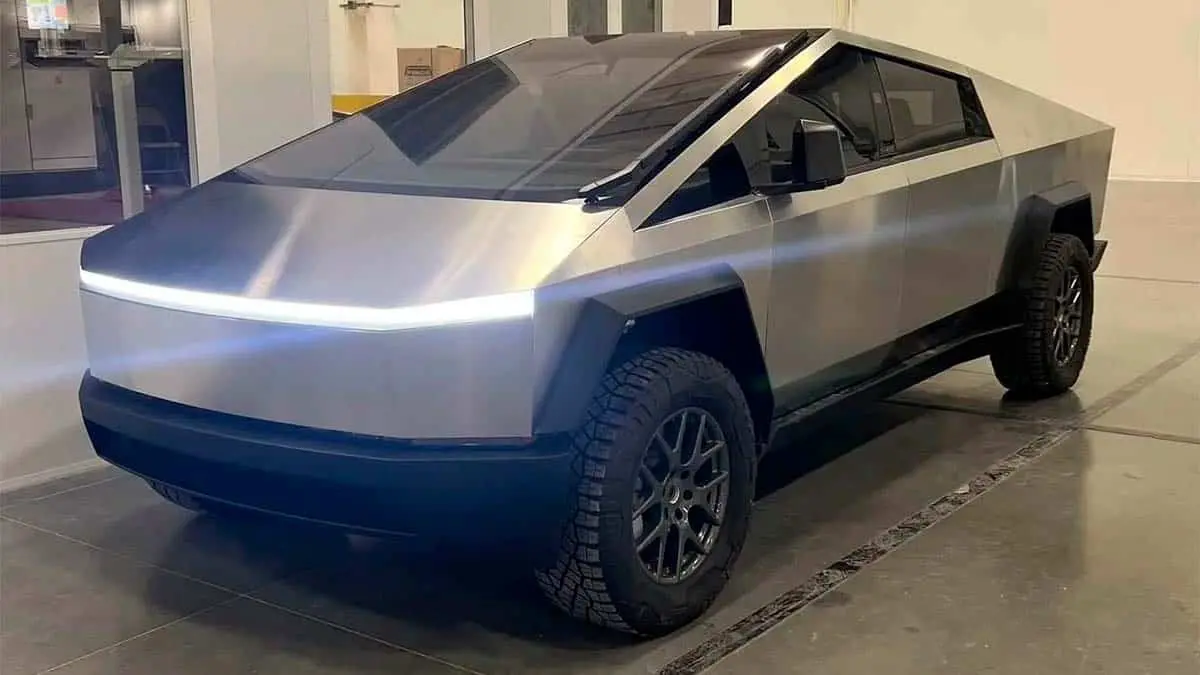Foto de la Tesla Cybertruck en su versi&oacute;n de producci&oacute;n