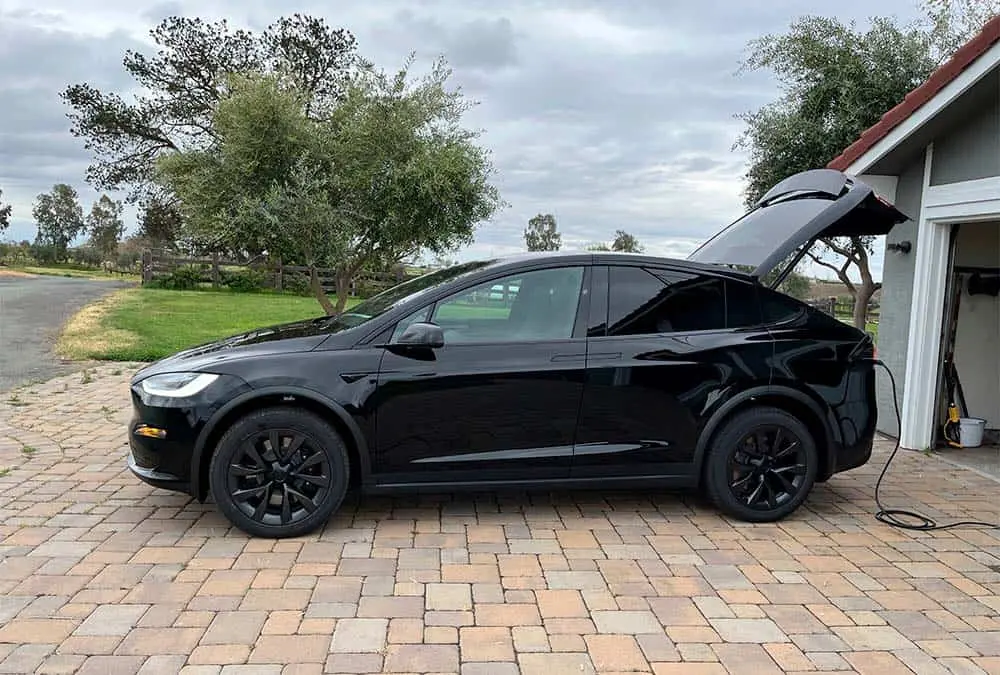 Tesla Model X de 2022 con la configuraci&oacute;n de 5 plazas