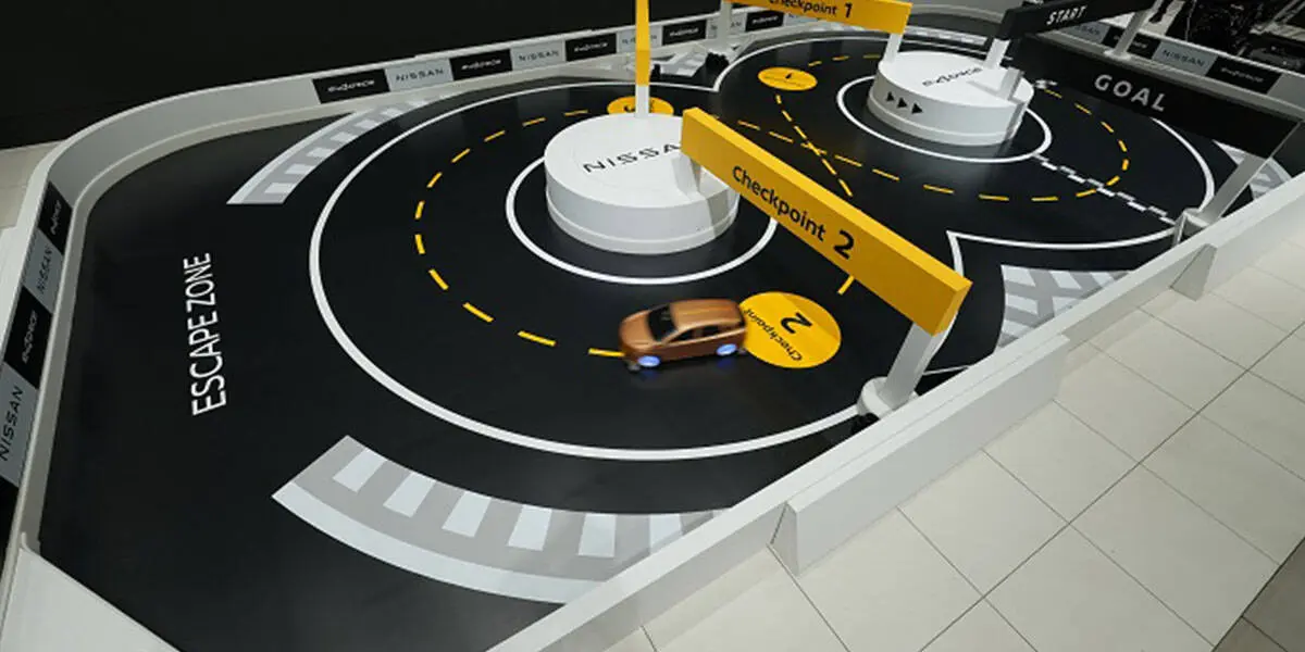 Coche-teledirigido-Nissan-tecnologia-e_4ORCE_circuito