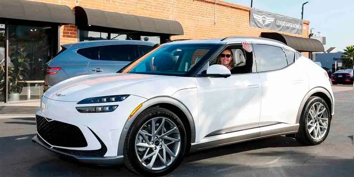 Primera entrega del SUV el&eacute;ctrico Genesis GV60 en Estados Unidos