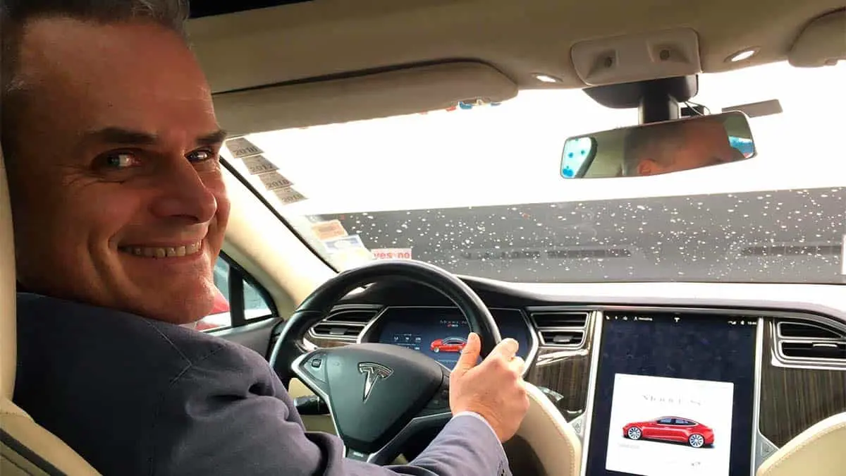 Un alem&aacute;n ha logrado superar el mill&oacute;n de millas recorridas con su Tesla Model S